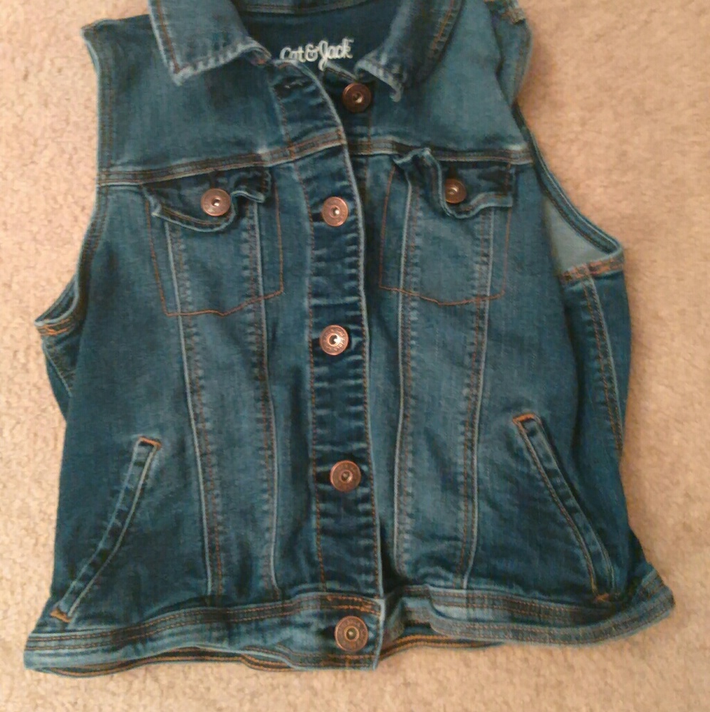 Sleevless Jean Jacket